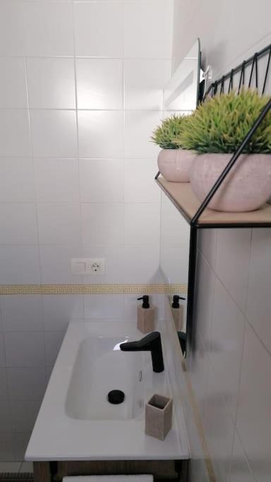 Views, Family & Private Parking In Alto Albayzin Apartamento Granada Exterior foto